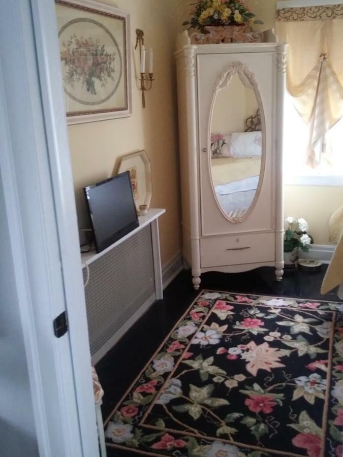 The Guest House At The Regina House Tea Room Moosic Zimmer foto