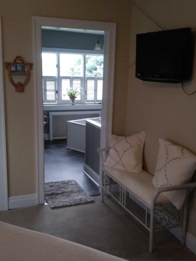 The Guest House At The Regina House Tea Room Moosic Exterior foto